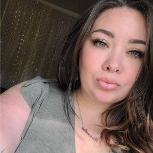 Meet your Posher, Alexandra